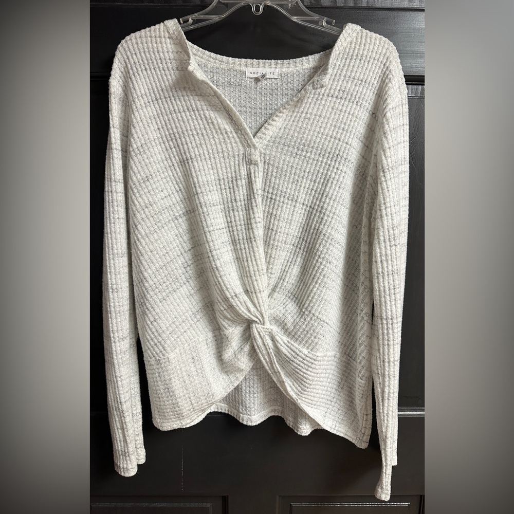 Socialite Women’s Long Sleeve Twist Front High Low Lightweight Sweater Size XL